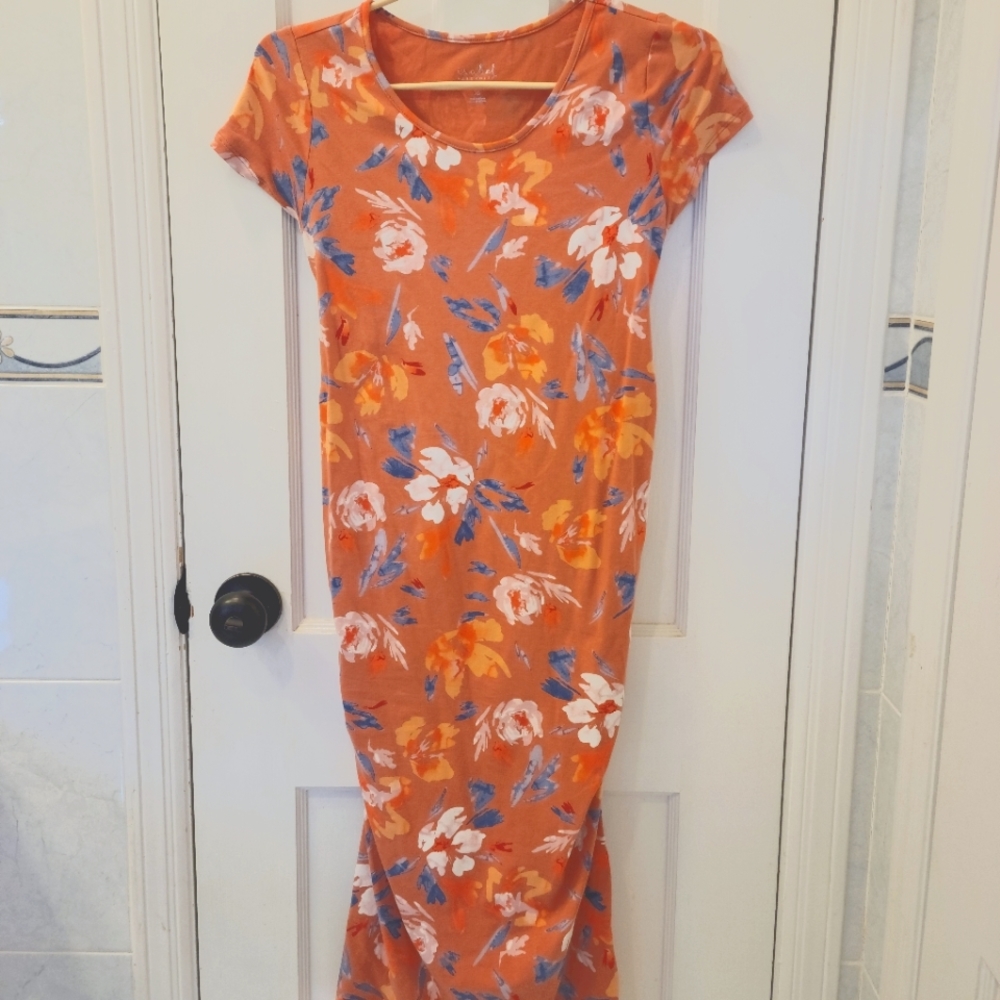 XS Isabel Maternity dress. Form fitting.